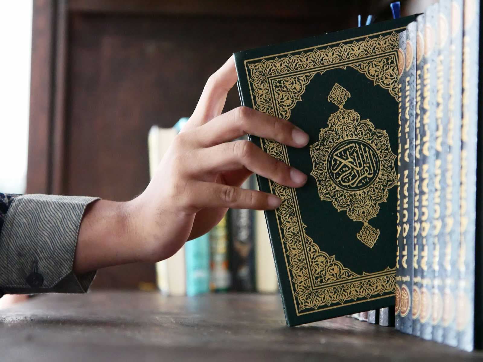 📖 Jangan Bingung! Cara Tepat Memahami Al-Qur'an: Melampaui Terjemahan Sederhana